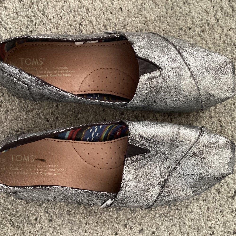 TOMS Women's Silver Slip On Shoes Size 10
